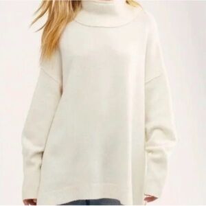 Free People Cream Turtleneck (mock neck) Oversized Sweater - Medium